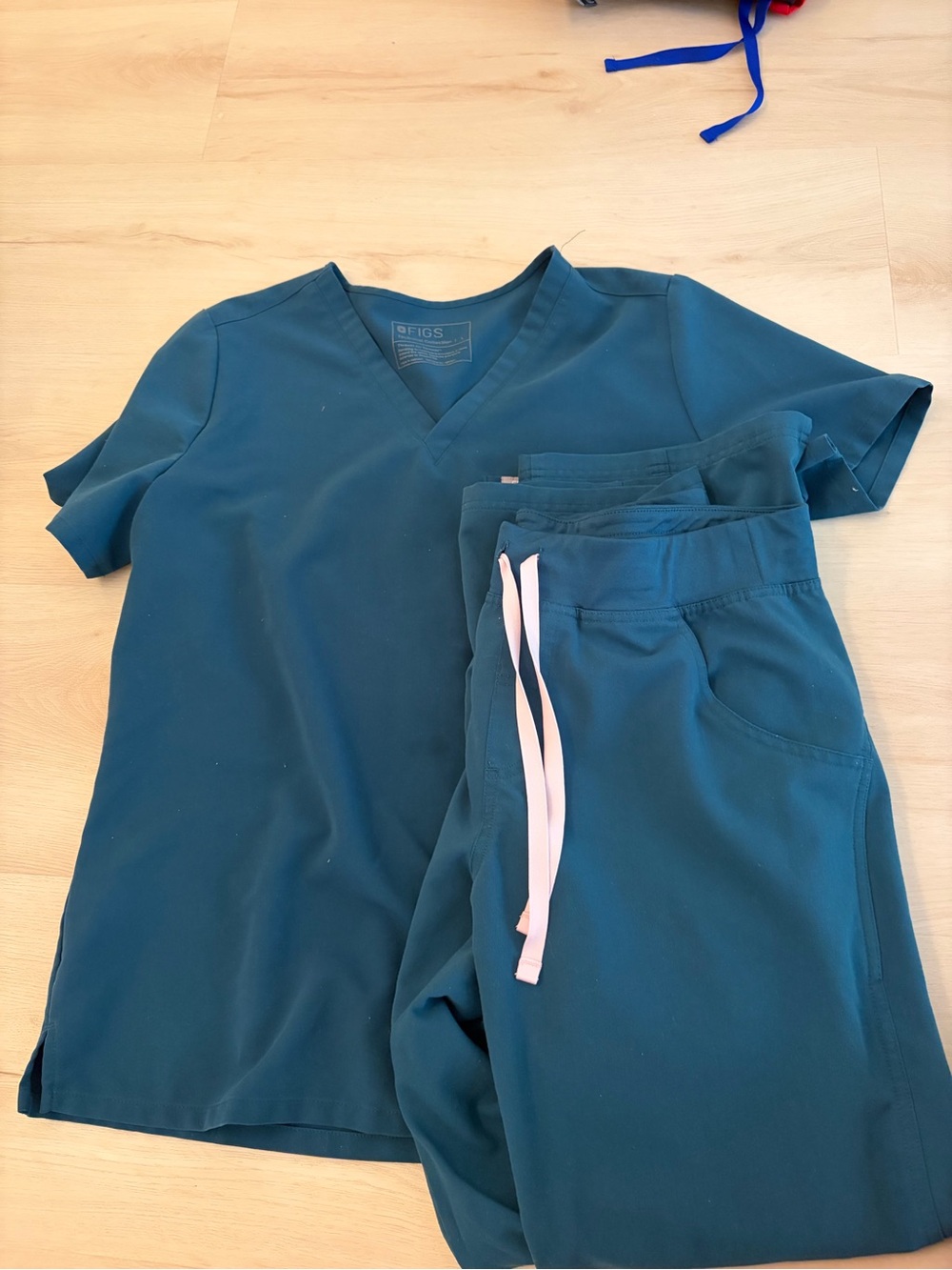 FIGS Carribbean Blue Scrub Set